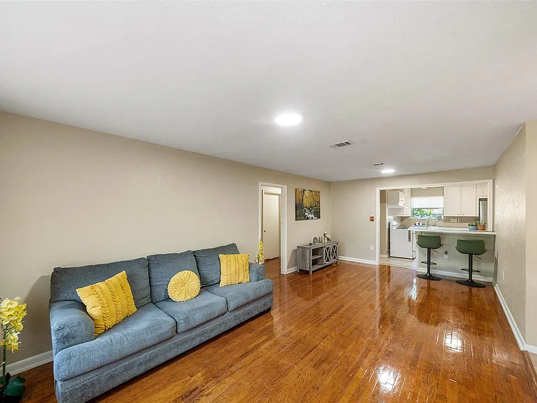 1105 Thomas Ave — Photo 7