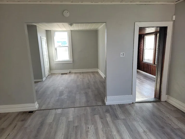 1709 Edison Ave — Photo 11