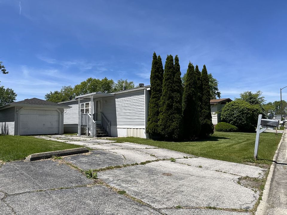 2nd image of 51 Meadowlark Ln #51MEAD