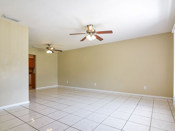 3rd image of 7203 Creekwood Ct
