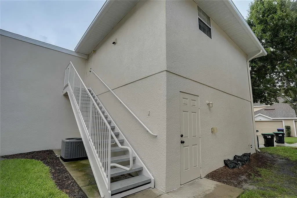1 bed, 1.0 bath, 450 sqft, $1,350 — Photo 1