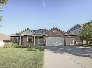 10213 Cimarron Woods Dr, La Vista, NE 68128