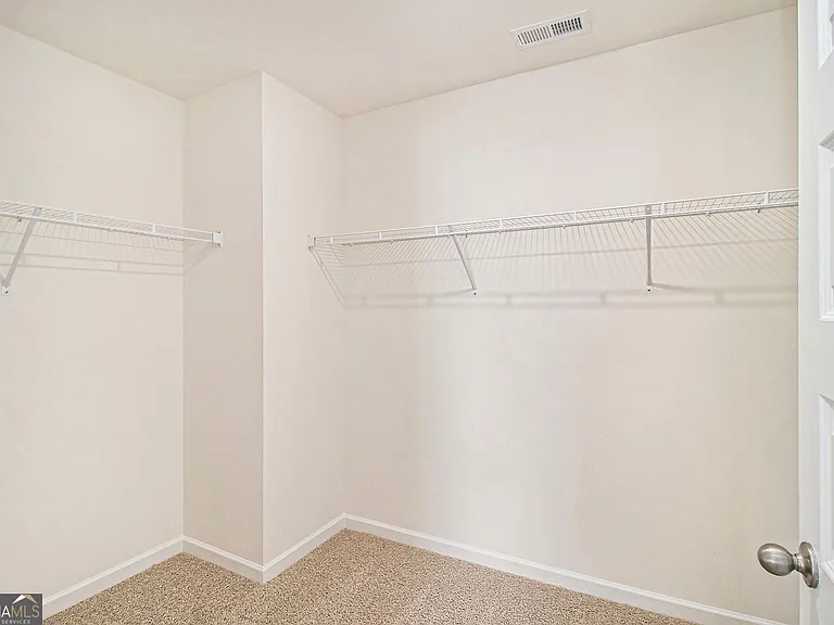 568 Whitman Ln — Photo 21