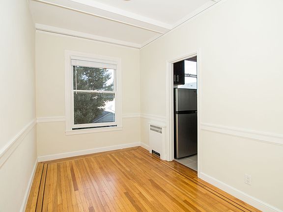 3rd image of 915 Pierce St #305