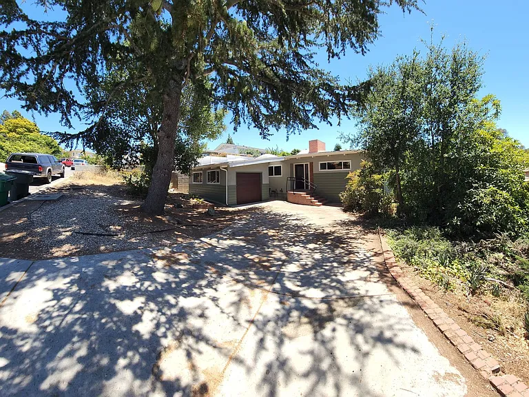 255 Chaplin Ln — Photo 5