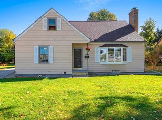 2200 S Greenview St, Appleton, WI 54915