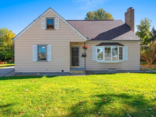 2200 S Greenview St, Appleton, WI 54915