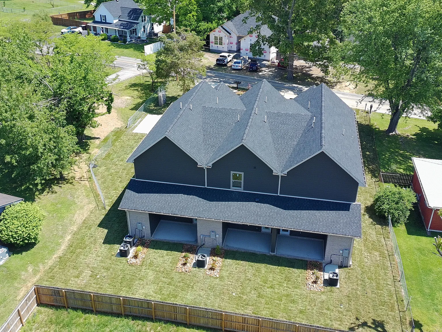 3 bed, 2.5 bath, 1692 sqft, $1,980 — Photo 3