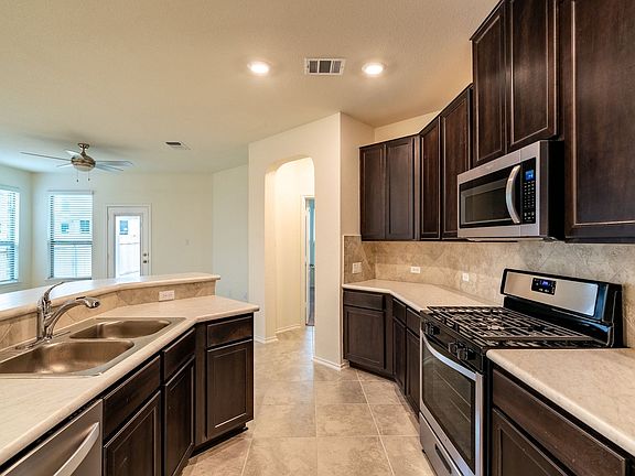 4th image of 4528 Avellino Dr