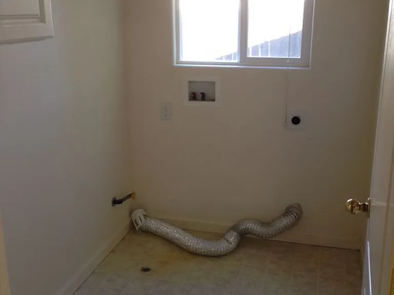1268 Hillcrest St — Photo 3