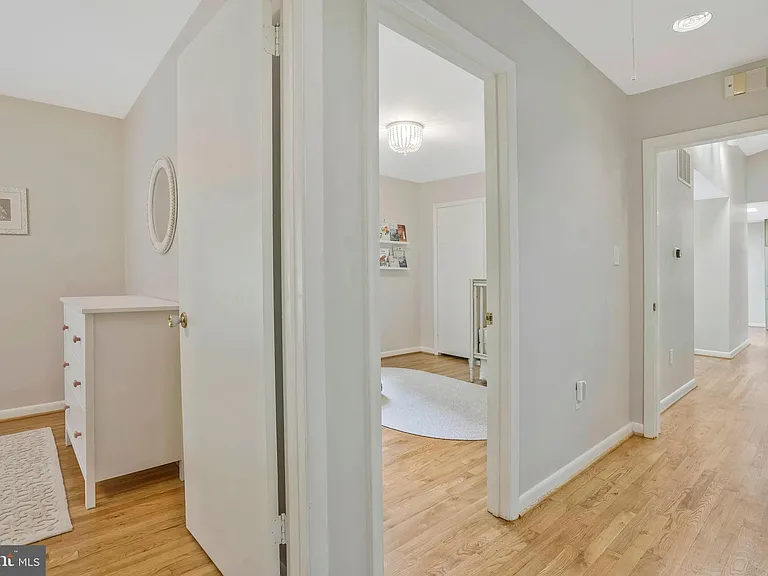 1715 Hollinwood Dr — Photo 29