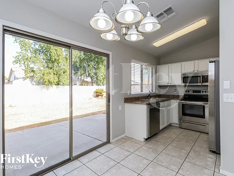 2290 E Nunneley Ct — Photo 6