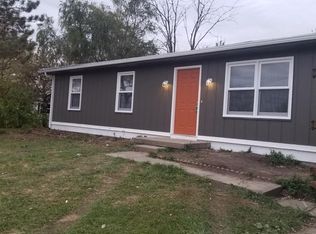 70 Fountain Lake Dr, Greenfield, IN