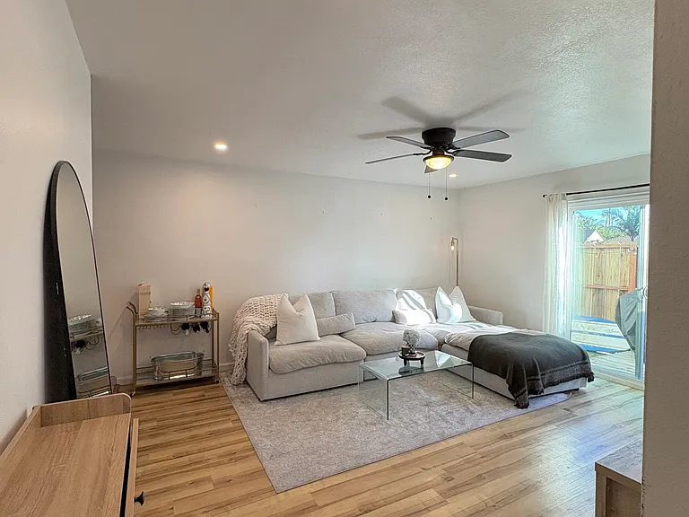 1746 Oliver Ave — Photo 8