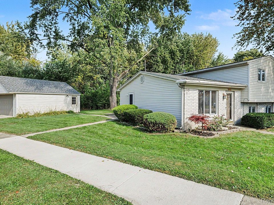 24615 Orchid St, photo 2