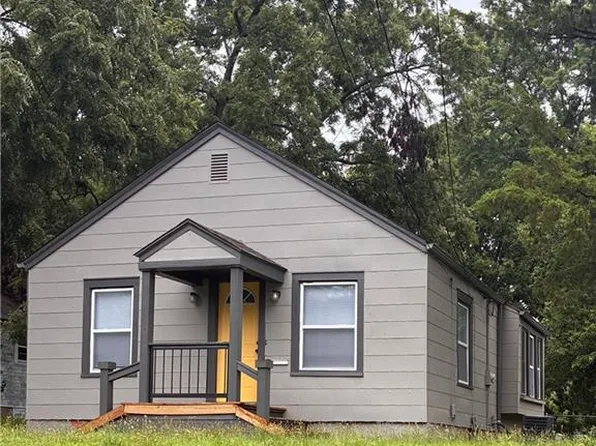 1125 S Dodgion Ave, Independence, MO 64050