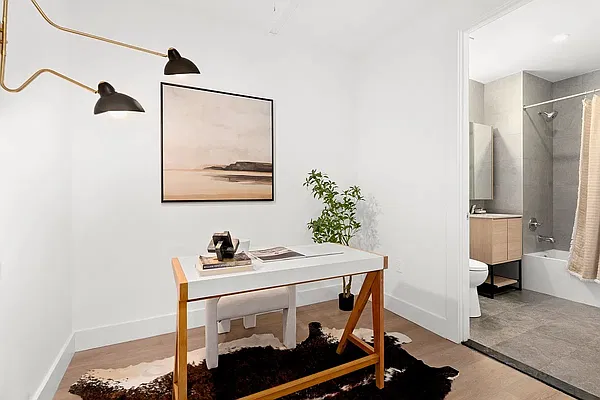 Office, photo 1
