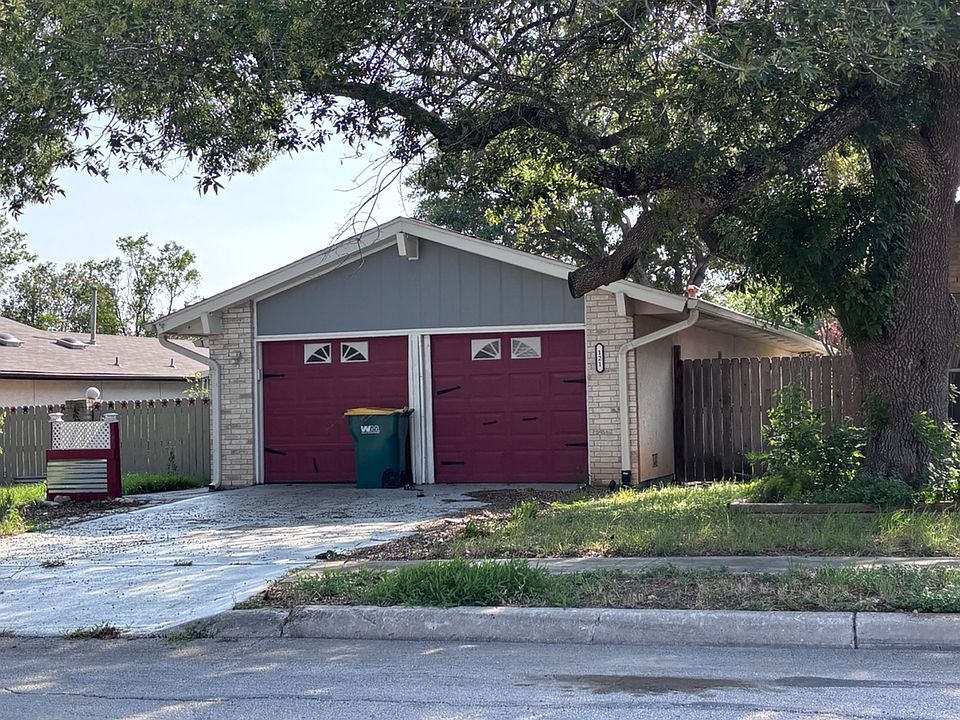1st image of 121 De Vaca