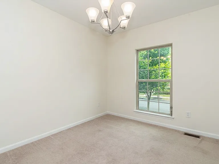 1415 Village Green Way — Photo 5