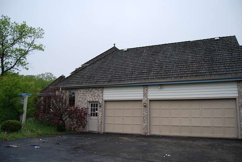 3 Car Garage