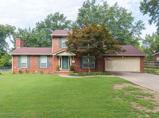 1804 Weeks Ln, Fort Smith, AR 72903