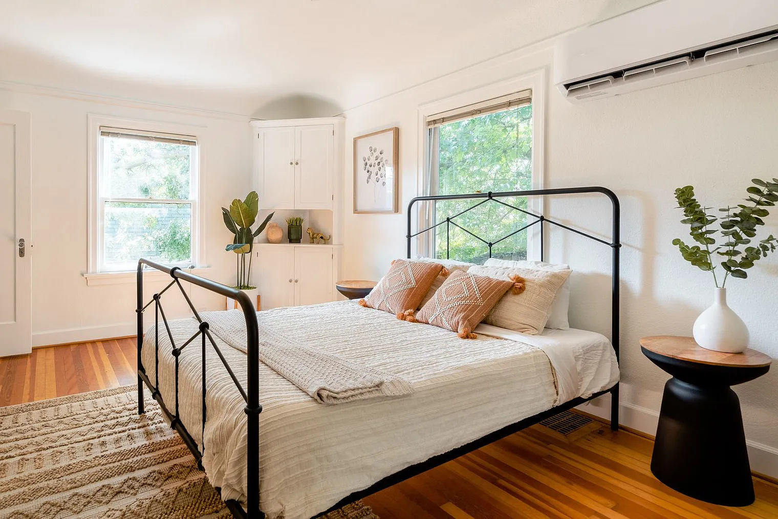 Studio, 1.0 bath, 322 sqft, $2,183 — Photo 2