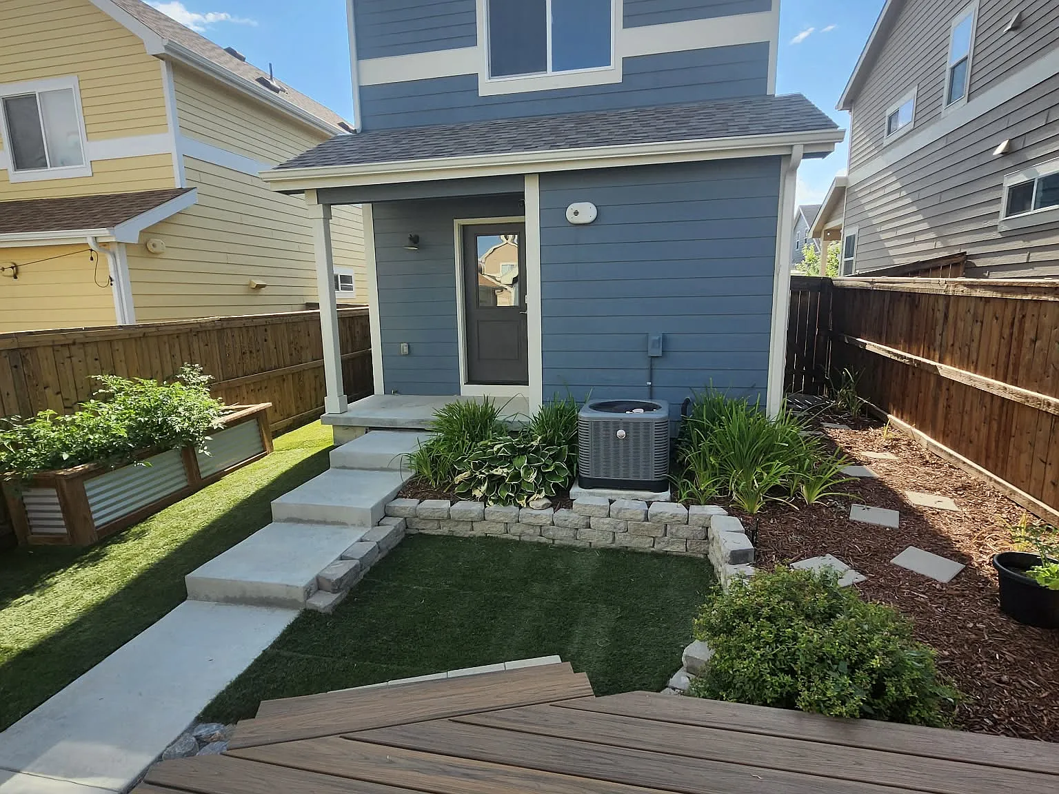 2 bed, 1.5 bath, 896 sqft, $2,400 — Photo 2