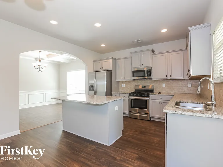 727 Hot Springs Trl — Photo 5