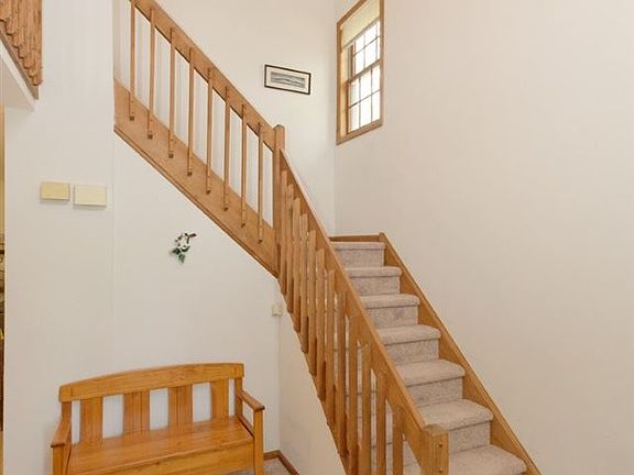 2nd image of 86 Woodside Dr