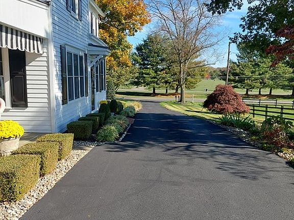 Driveway entrance. Cottage sits back off the road for complete privacy.