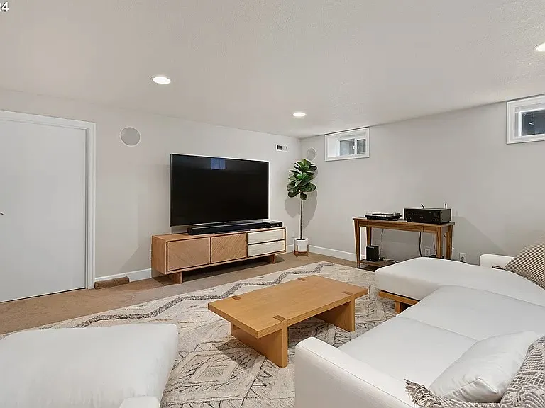 125 W 37th St — Photo 21