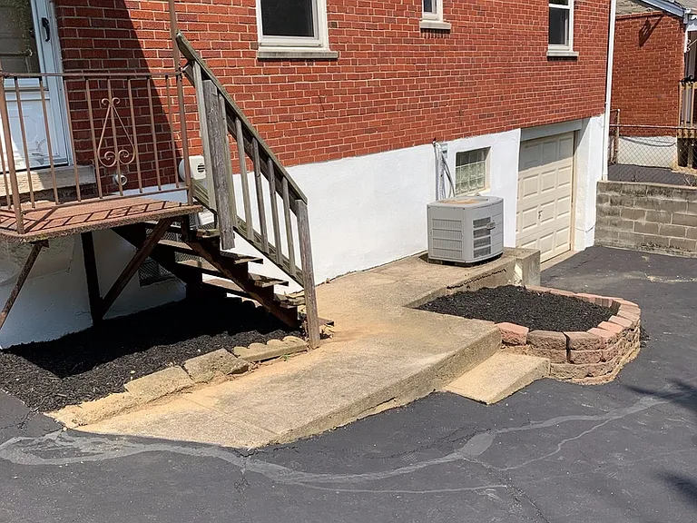 2180 Townhill Dr — Photo 35