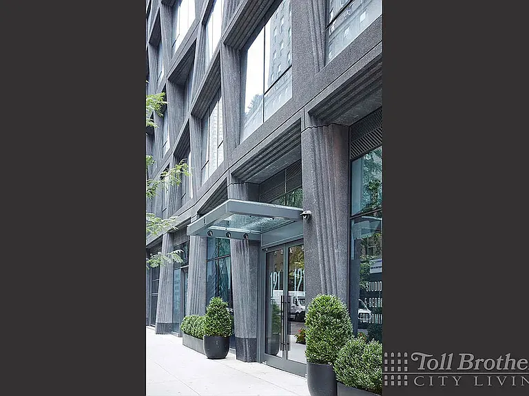 121 E 22nd St #S201 — Photo 18