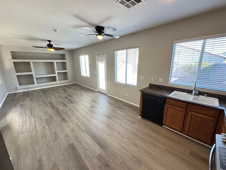 10413 Orange Port Ct — Photo 10