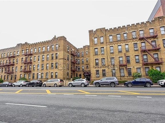 2nd image of 2940 Ocean Ave APT C3