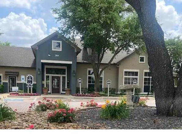 2104 Worth St, Arlington, TX