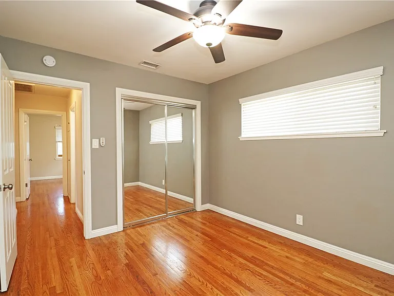 412 Catalpa Ave — Photo 12