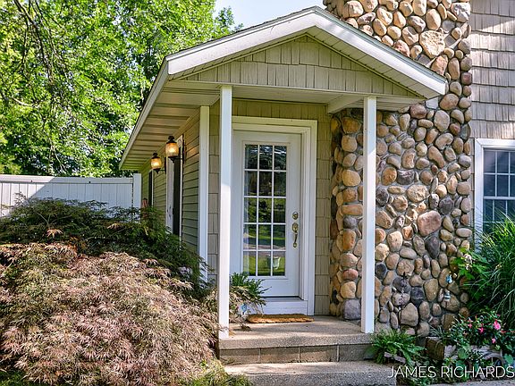 4th image of 5821 Lakeland Dr