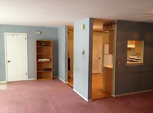 14 Greenview Ln, Milford, CT 06461