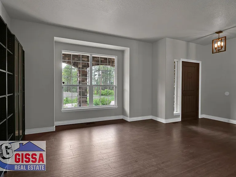 1043 Longspur Ln — Photo 12