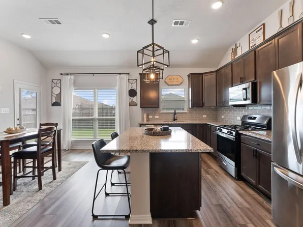 11935 Sunshine Park Dr N, Willis, TX 77318