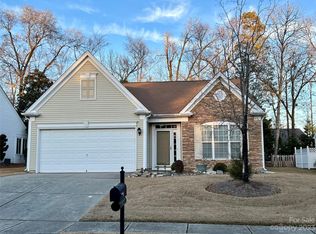 8823 Kestral Ridge Dr, Charlotte, NC 28269