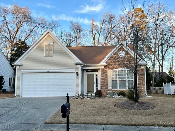 8823 Kestral Ridge Dr, Charlotte, NC 28269