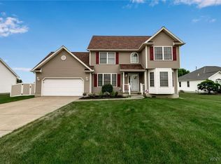 23 Park Ln, Grand Island, NY 14072