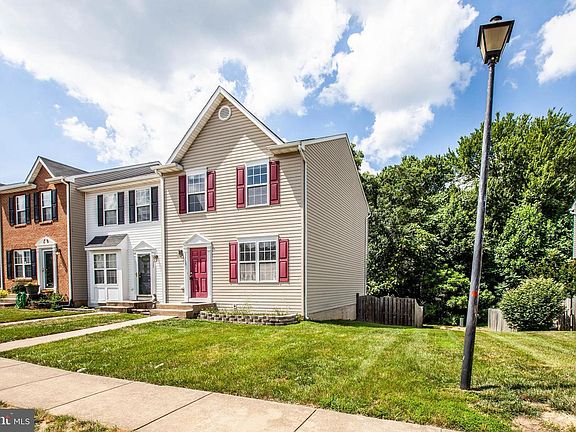 2nd image of 3913 Saint Michaels Sq