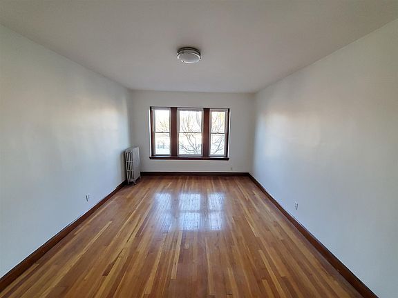 3rd image of 119 W Wyoming Ave #28