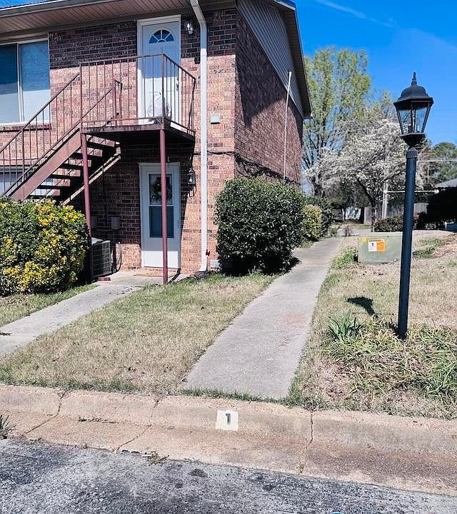 1st image of 2016 Hobbs Rd SE APT 1