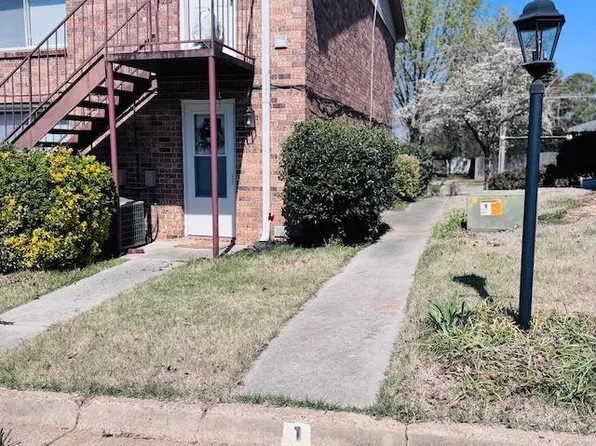 2016 Hobbs Rd SE APT 1, Huntsville, AL 35803