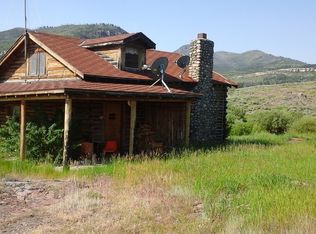 30 Luckinbill Ln, Cody, WY 82414
