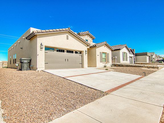 2nd image of 901 Cottage Pl
